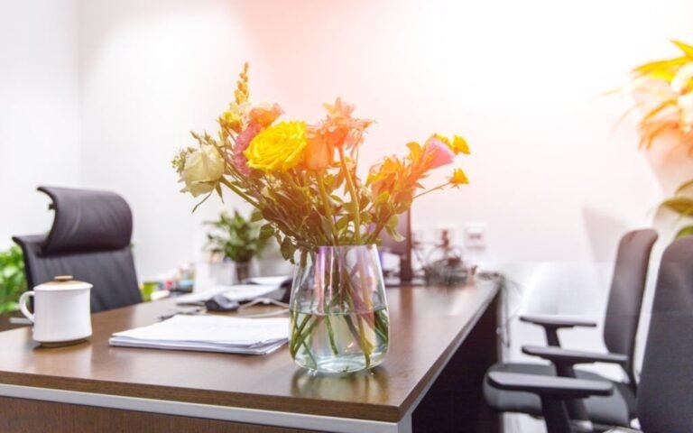 The Complete Guide to Corporate Flower Arrangements for Modern Offices